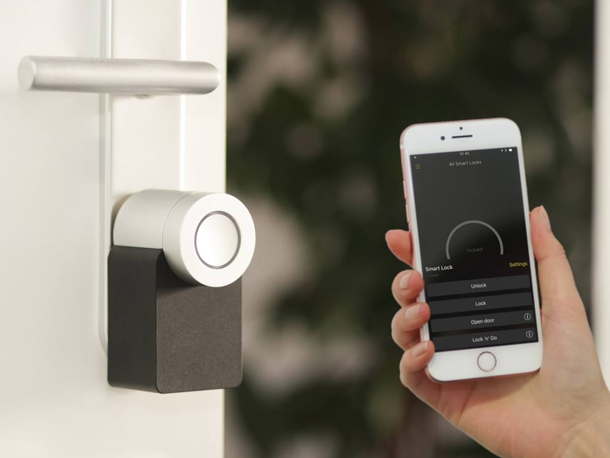 A smart door lock controlled from a phone app